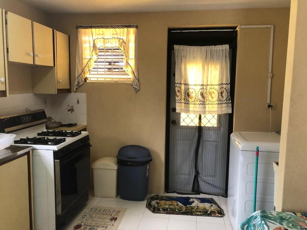 Villa Donamae 2 Story Barbados House Bridgetown Exterior foto